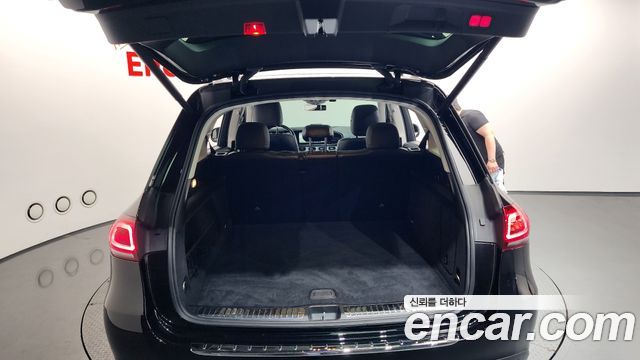 Mercedes-Benz GLE-Class 2020 — photo 29