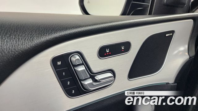 Mercedes-Benz GLE-Class 2020 — photo 31
