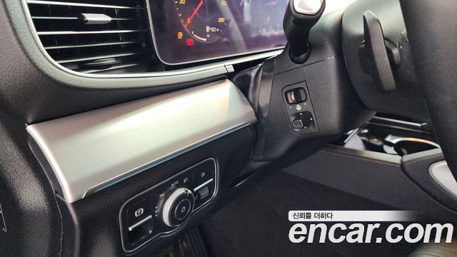 Mercedes-Benz GLE-Class 2020 — photo 35