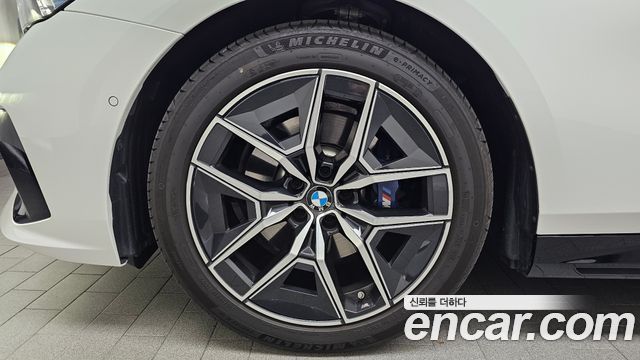 BMW 5-Series 2025 — photo 5