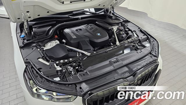 BMW 5-Series 2025 — photo 6