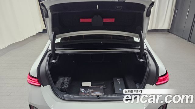 BMW 5-Series 2025 — photo 24