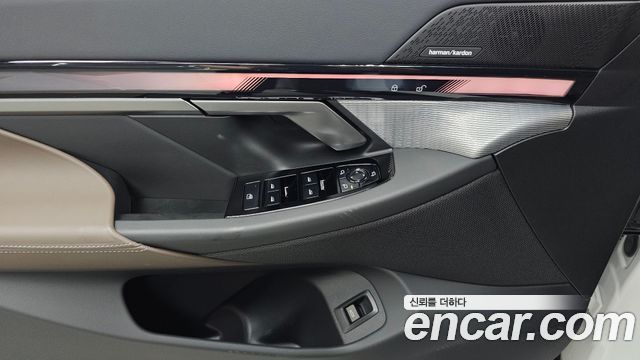 BMW 5-Series 2025 — photo 25
