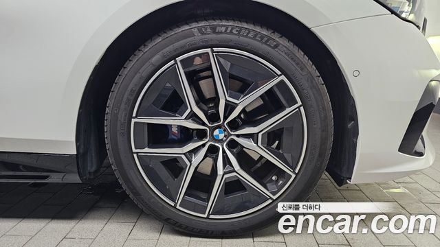 BMW 5-Series 2025 — photo 26