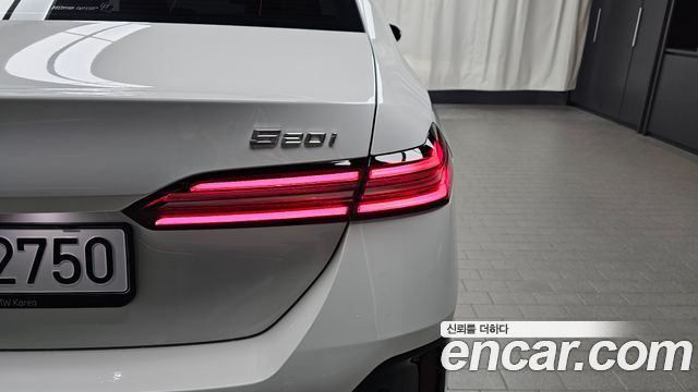 BMW 5-Series 2025 — photo 9