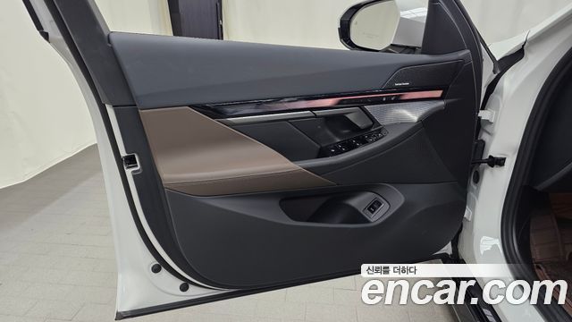 BMW 5-Series 2025 — photo 14
