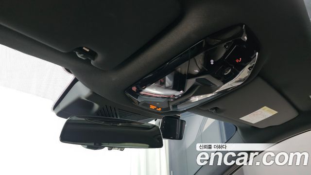 BMW 5-Series 2025 — photo 27