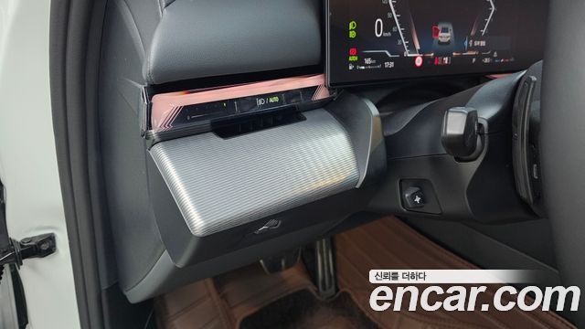 BMW 5-Series 2025 — photo 28