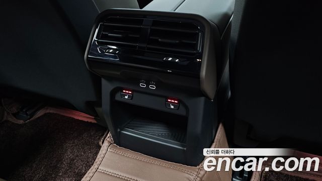 BMW 5-Series 2025 — photo 31