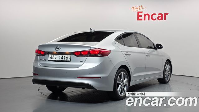 Hyundai AVANTE 2018 — photo 2