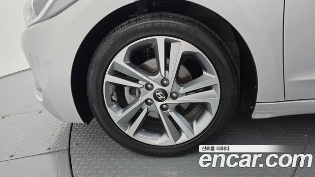 Hyundai AVANTE 2018 — photo 5