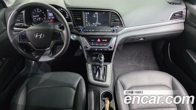 Hyundai AVANTE 2018 — photo 7