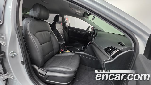 Hyundai AVANTE 2018 — photo 10