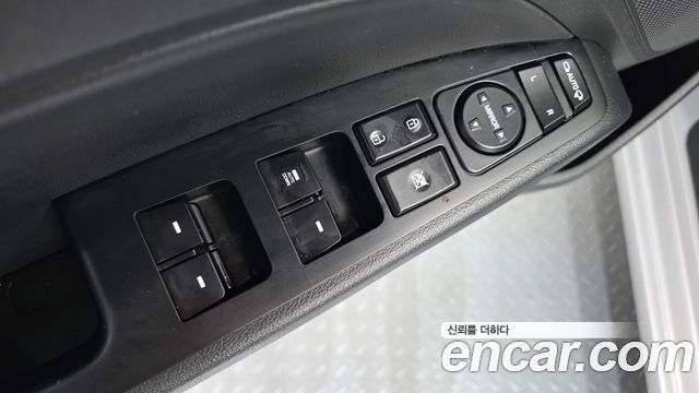 Hyundai AVANTE 2018 — photo 11