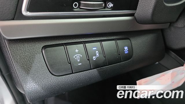 Hyundai AVANTE 2018 — photo 14