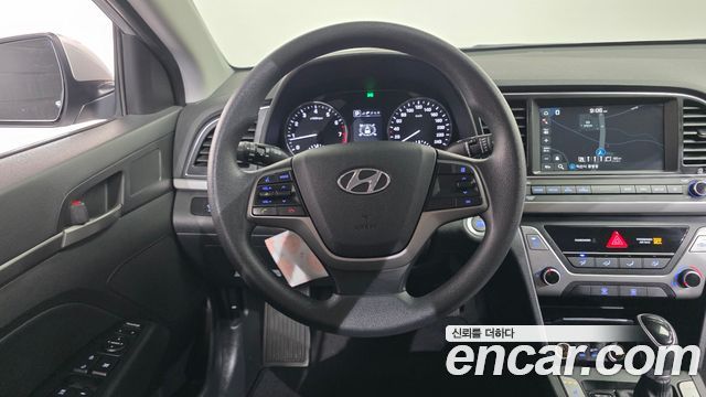 Hyundai AVANTE 2018 — photo 15
