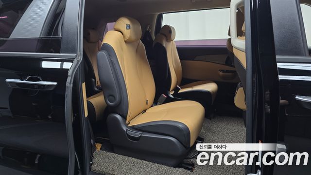 Kia Canival 2021 — photo 17