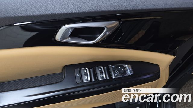 Kia Canival 2021 — photo 25