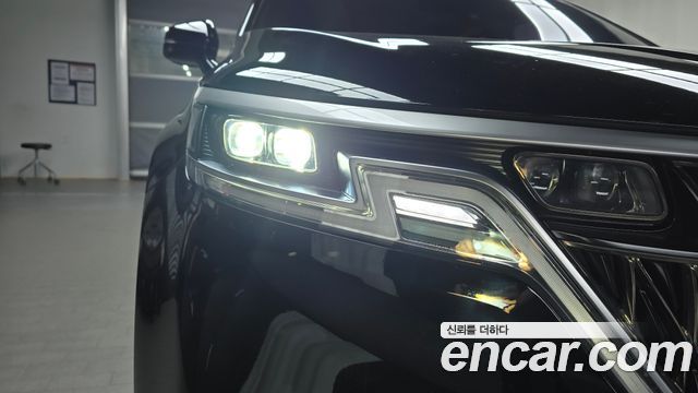 Kia Canival 2021 — photo 8