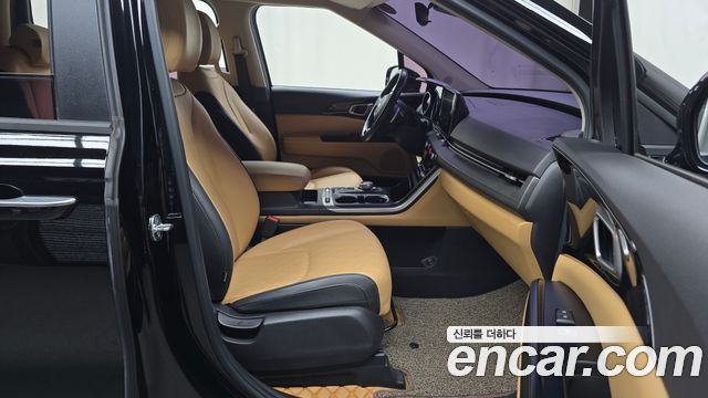 Kia Canival 2021 — photo 16