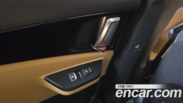 Kia Canival 2021 — photo 28