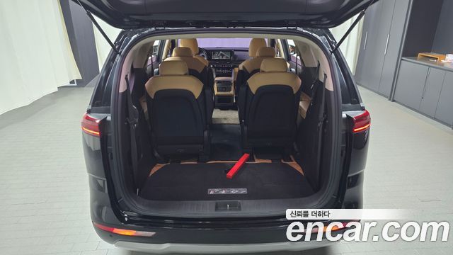 Kia Canival 2021 — photo 29