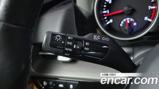 Kia Canival 2021 — photo 31