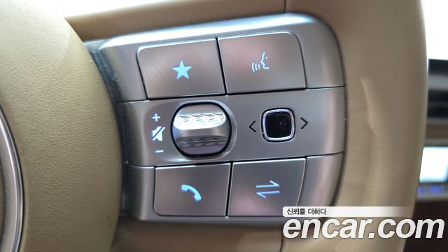 Genesis GV60 2023 — photo 23