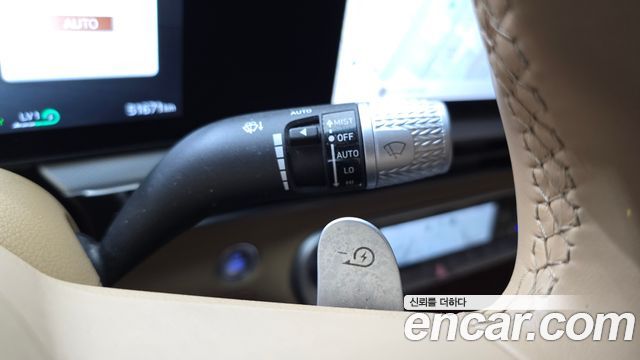 Genesis GV60 2023 — photo 38