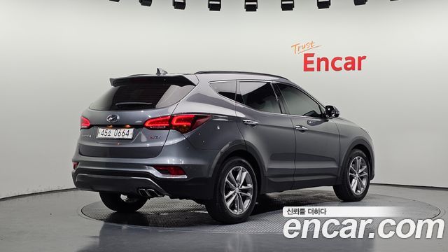 Hyundai Santafe 2017 — photo 2