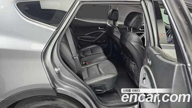Hyundai Santafe 2017 — photo 11