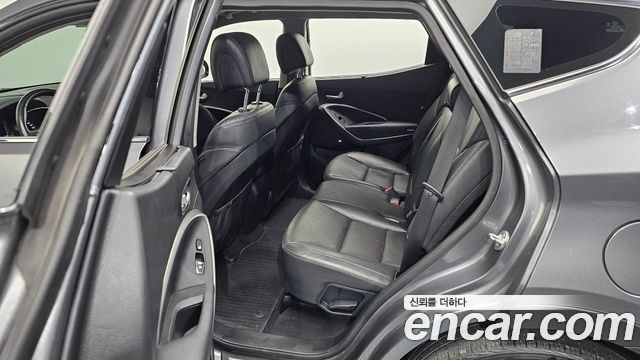 Hyundai Santafe 2017 — photo 12