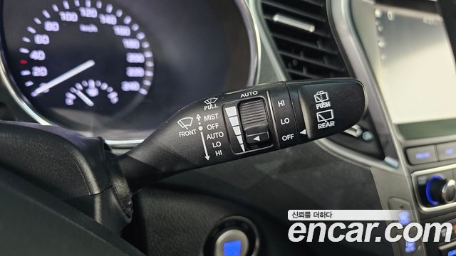 Hyundai Santafe 2017 — photo 16