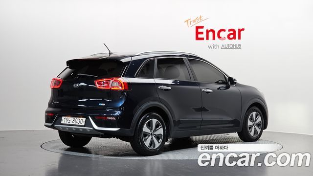 Kia Niro 2018 — photo 2