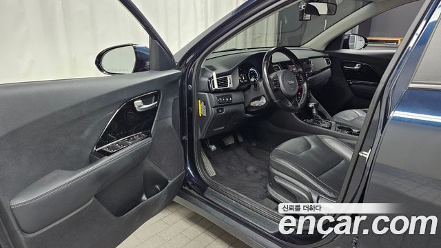 Kia Niro 2018 — photo 10