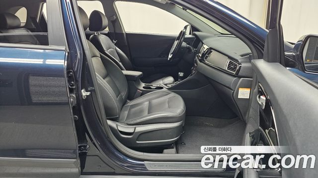 Kia Niro 2018 — photo 11