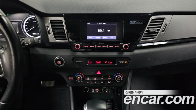Kia Niro 2018 — photo 16