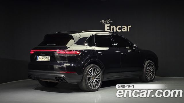 Porsche Cayenne 2021 — photo 2