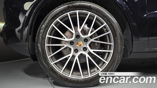 Porsche Cayenne 2021 — photo 5