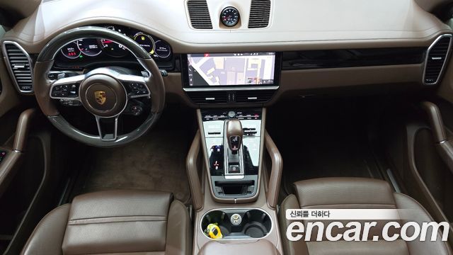 Porsche Cayenne 2021 — photo 10