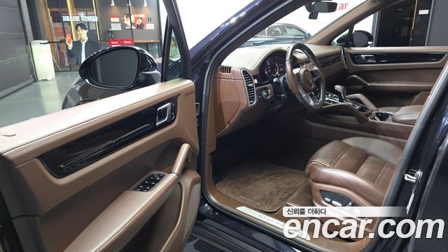 Porsche Cayenne 2021 — photo 13