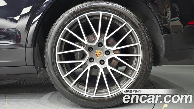 Porsche Cayenne 2021 — photo 7