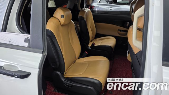 Kia Canival 2021 — photo 12