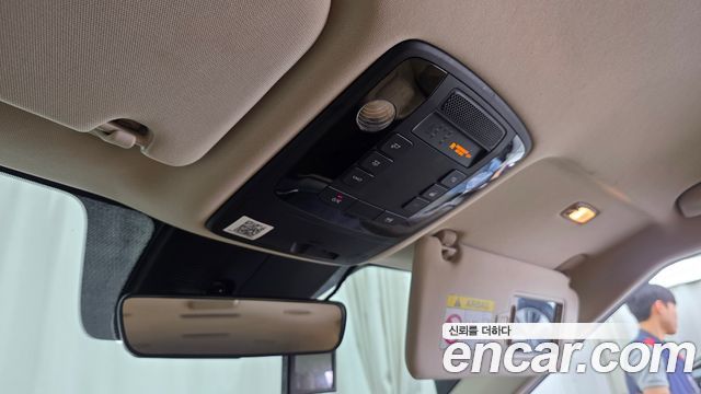 Kia Canival 2021 — photo 17