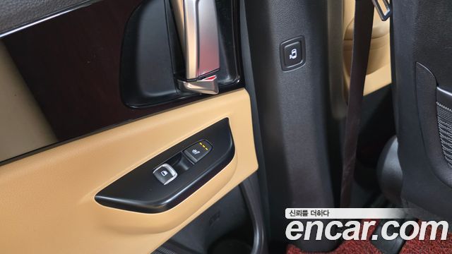 Kia Canival 2021 — photo 18