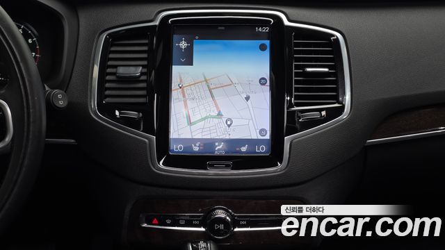 Volvo XC90 2018 — photo 14