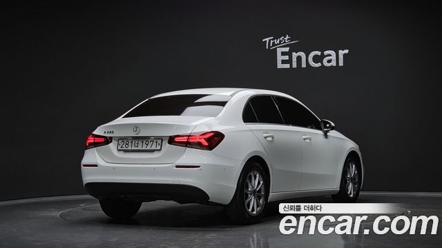 Mercedes-Benz A-Class 2020 — photo 2