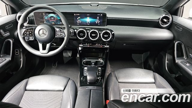 Mercedes-Benz A-Class 2020 — photo 10