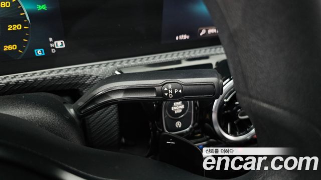 Mercedes-Benz A-Class 2020 — photo 12