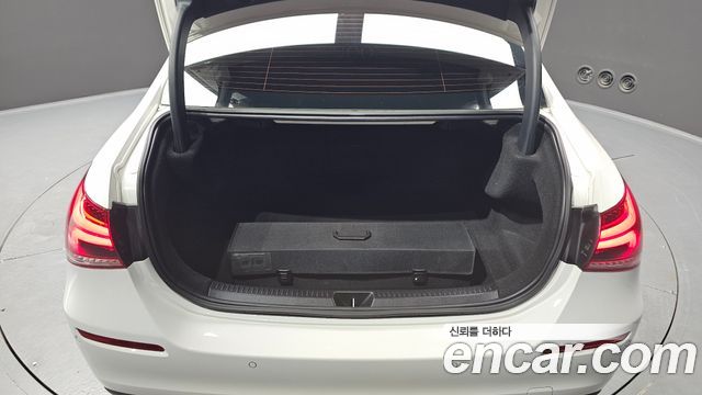 Mercedes-Benz A-Class 2020 — photo 26